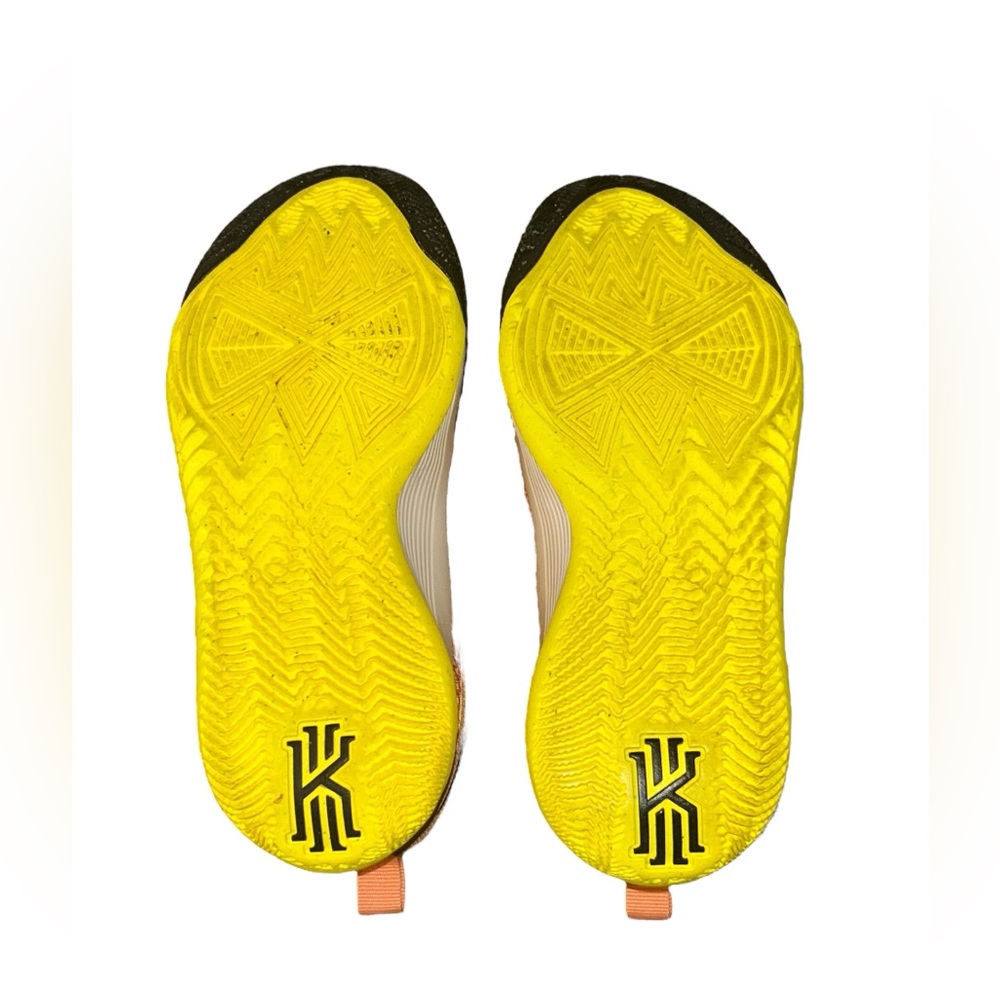 Nike Kyrie Flytrap VI 6 Youth Basketball Shoes - Picture 5 of 5